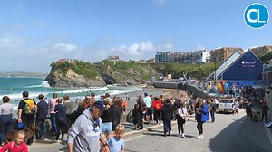 We took a stroll around Newquay town centre this afternoon to see what entertainment is on offer for visitors to the town tonight | Cornwall Live