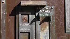 「郵便切手の自動販売機」の動画素材（ロイヤリティフリー）1095455843 | Shutterstock