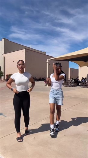 𝓜𝓪𝓻𝓴𝓮𝓼𝓱𝓪 ✿ (@iiikxshaii)’s videos with Models - Money Jake