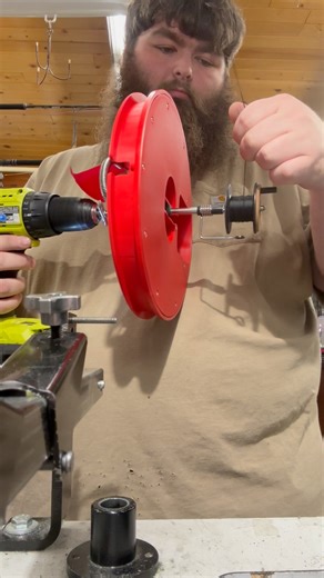 Easiest and fastest way to spool tip ups for ice fishing #fishing #icefishing #pike #tipups #flag