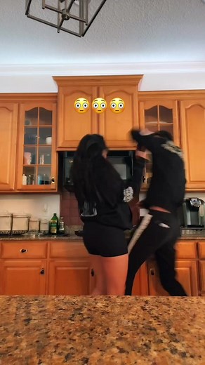 He gives the best hugs 🥰🤣 TAG YOUR BFF! @austintarmstrong #fy #fyp #foryou #foryoupage #viral #besfriend #prank