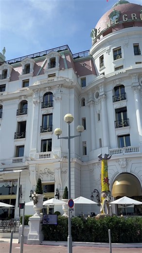 Une cheminée renaît au sommet du Negresco #BioArtConcept #hotelnegresco #artdevivre #chemineeelectrique