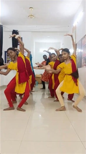 Bharatanatyam Dance Short Video Group Practice#dance #practice #trending Youth Movie Bgm.