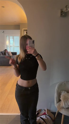 Vidéos de 𝓬𝓱𝓵𝓸’✰ (@chloe_fsd) avec son original - Apple Music 🎧