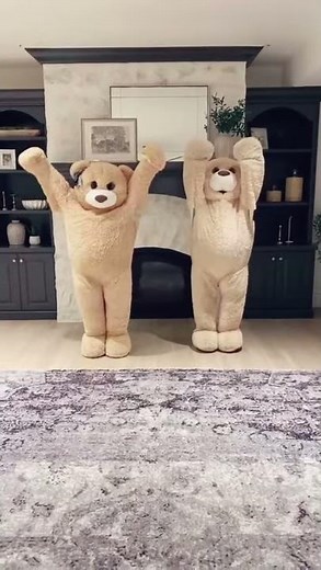 People Wear Teddy Bear Costume And Dance Together - 1186768