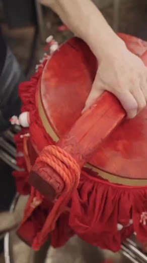 17K views · 254 reactions | The ancient Japanese art of silk dyeing for kimonos involves intricate techniques to produce stunning designs. #silk #kimonos #Japan #art #reelsfb | Business Insider Africa | Facebook