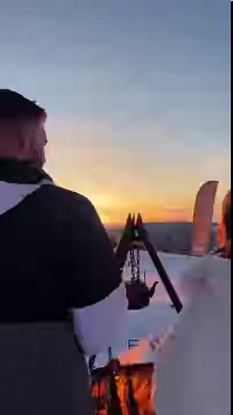 First day filming in Norway! 📽️🏔️ Soaking up the Christmas vibes and capturing the charm of this amazing cabin! 🏡❄️☃️ @lhm_mountainhomes | The Luxury Home Show