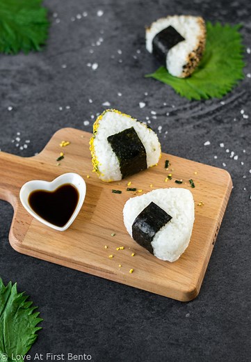 How to Make Onigiri (Japanese Rice Balls) - Love At First Bento