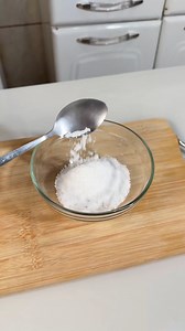 Grease a pot of margarine with a fork and eliminate all mold and humidity from your home! | Top Recipes