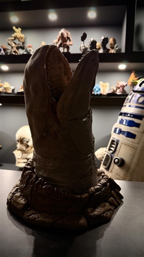 5.8K views · 1K reactions | Space Slug replicas from Star Wars: The Empire Strikes Back by @regalrobot coming on October 28! Full review will be available soon! #mancave #starwarscollection #starwars #regalrobot #empirestrikesback #spaceslug #milleniumfalcon | Star Wars Replicas | Facebook