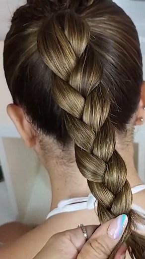 21K views · 131 reactions | Easy Braids Hairstyle Tutorial | Noemi Espinosa | Facebook