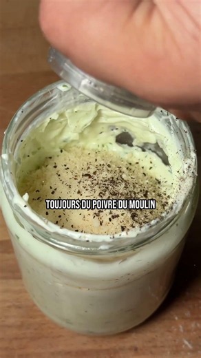 Garlic and herb sauce 🌿 #sauce #sauces #garlic #milk #easyrecipe