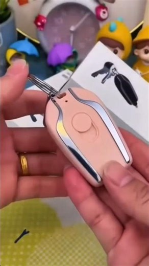 “Mini Keychain Emergency Charger – iPhone & C-Type | Pocket Power!”