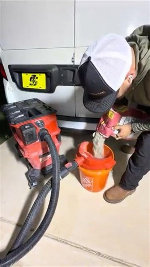 How to Minimize Dust When Using a Bucket 🪣