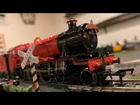 Bachmann HO Hogwarts Express Set In Depth Review and Run