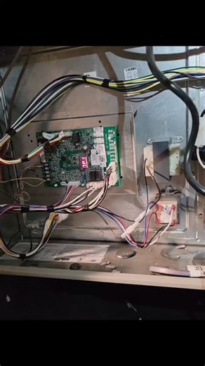 Slim 🤘 on Instagram: "Felt pretty dumb after this one 🤦 Let me preface this post: The call said AC made a loud noise. I showed up to the system short cycling and producing no abnormal noises."