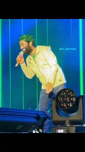 First Class 🔥 | Arijit Singh Live 🎶 | Full Energy Performance ✨