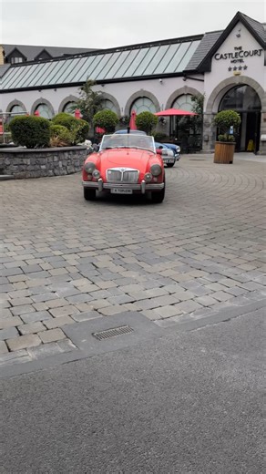 Waving off the MG Car Club as they hit the road this morning! Great to have them with us last night, safe travels folks 🚘 #mgcarclub #westportplazahotel #castlecourtotel | Castlecourt Hotel Westport