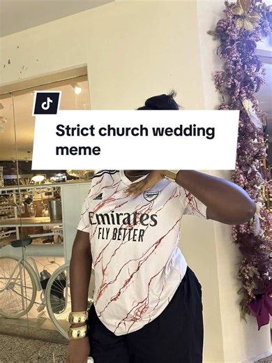 POV: you’re getting married in a strict church and you have to get your pictures in before you get to church. Can yall guess which church she’s getting married in 😂 Nigerian wedding