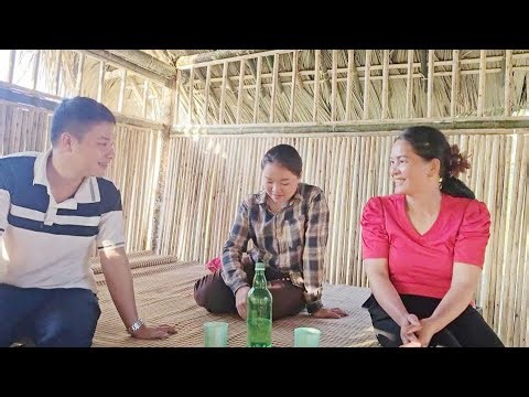 HANG was surprised to see CHUC's mother come to her house.