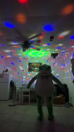 #madagascar #dance #frog #party #fyp | frog