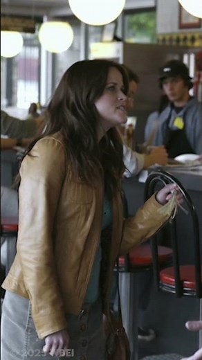Reese Witherspoon as Carrie in THE GOOD LIE - Watch for free at watch.positiv.tv