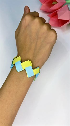 You Won’t Believe This Bracelet Is Made of Paper 😲
