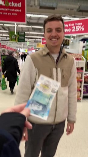 The Asda £5 challenge: movie night edition 🤩🎬🍿 Tell us if you think our choices are award-winning in the comments! 🏆 #Asda #FivePoundChallenge