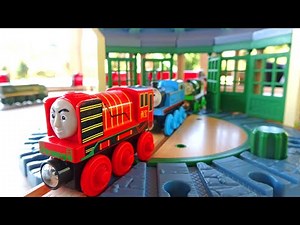Thomas Wooden Train Series ☆ Roundhouse + Tunnel Course