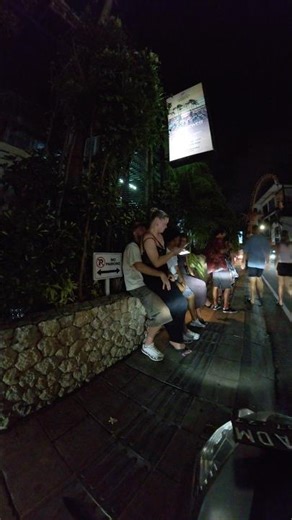 Jemput cewek bule di malam hari💃🏻💃🏻🍻🍻🍻🔥🔥