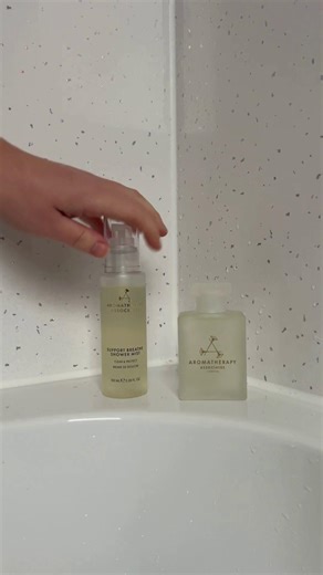 Upgrade your daily shower into a soothing ritual🚿 Our Support Breathe Shower Mist brings together cooling peppermint, calming lavender and refreshing eucalyptus for a breath of wellbeing. #AromatherapyAssociates #SupportBeatheShowerMist #ShowerMi