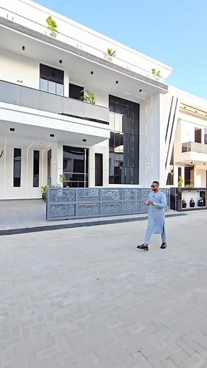 1.7K views · 2.7K reactions | Discover this elegant 5-bedroom Modern...