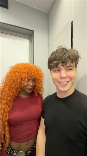 Познакомил с новой девушкой