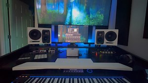 🥇🥇🥇🥇🥇 by Keith James Holy WOW This desk is EXACTLY what i was looking for. I was a little skeptical about forking over more than 2k for this, but after receiving it and putting it together, im at a loss for words. The build quality is superb. One of the sturdiest desks ive ever built. spectacular finish. Extremely high quality. Im beyond ecstatic with my purchase and this thing looks absolutely gorgeous. Fits my equipment and looks amazing…… nice freakin job STUDIODESK | StudioDesk