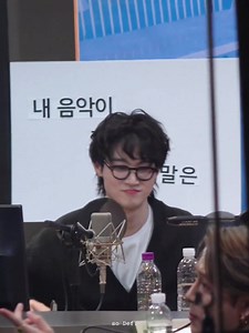 8.5K views · 619 reactions | Jaebeom made the Team Wang logo using a paperclip and showed it to Jackson shyly why are they so cutieful  | GOT7 world for Igot7 | Facebook