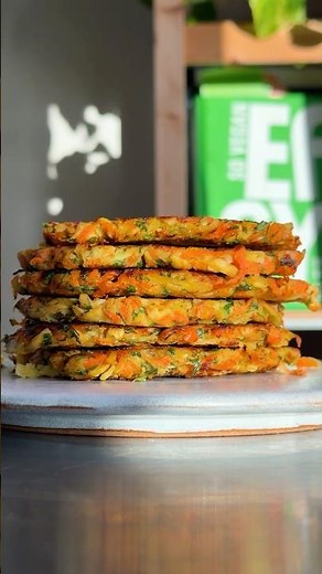 Carrot + Parsnip Fritters 😋 get the recipe with a SO VEGAN subscription