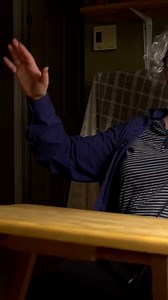 Ariel Charest on Instagram: "@legendre_j, penses-tu que je peux te barguiner ta table pour 20$?"