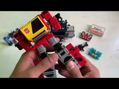 This is how the Autobot Blaster transforms into a tape recorder, TRANSFORMERS G1 HASBRO