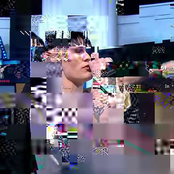 Le chanteur français Aime Simone a interprété « In this dark time », extrait de son premier album « Say Yes, Say No », sur le plateau de Quotidien. Un moment magique ✨ | Quotidien avec Yann Barthès