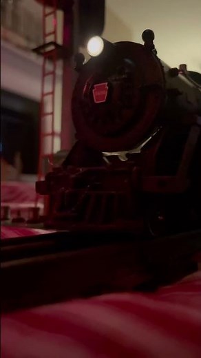 Lionel 2035 under the tree