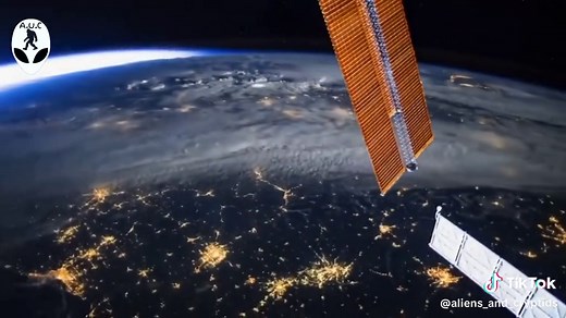 July 2, 2023, Representative Tim Burchett (R-TN) affirms his firsthand experience as a congressman with remarkable evidence of advanced technology that originates from extraterrestrial sources. Burchett expresses unwavering certainty, stating,