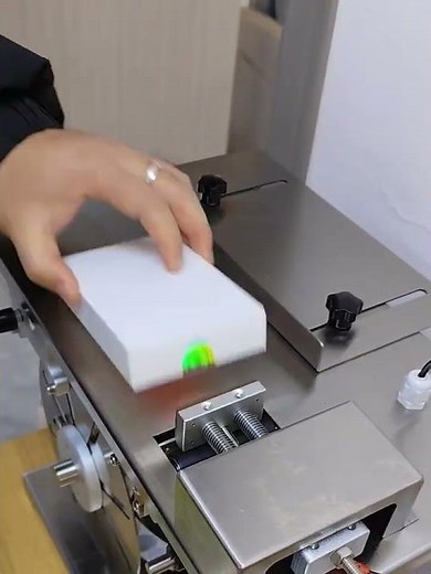 Corner Labeling Machine Semi Automatic Box Carton Labeler Simple Type