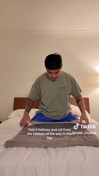 This is a great way to keep the neck in a comfortable position when massaging on a bed. Give it a try! #massageathome #bedmassage #massage #remedialmassage #massagetherapy #learntomassage #massagetok