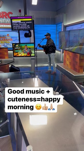 The talented Michael Warren joins us on WBRC FOX6 News Extra. This dude has skills and he brought the cute part of his “entourage” with him 😄👍🏼 Michael Warren Music | Mike Dubberly WBRC