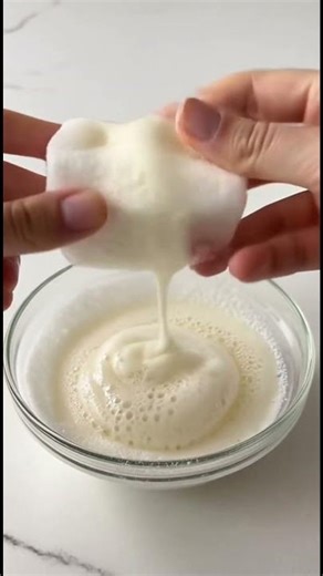 Fai la tua gomma magica usando solo bicarbonato di sodio e sapone per piatti #Shorts