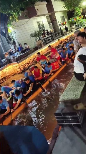 丝滑抱桩漂移掉头！传统龙船高难度弯道操作太震撼抱桩漂移掉头一气呵成