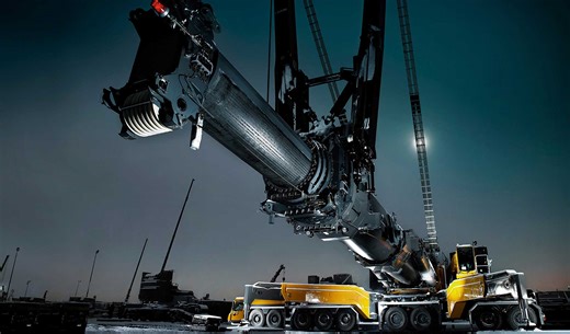 The World’s Largest Mobile Crane Can Lift Weights of Up to 1,200 Tons
