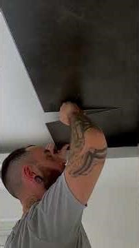 Des lames PVC pour le sol au plafond... Bonne idée ou pas ? #decointerieur #renovation #diy