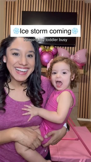 𝑅𝑒𝒷𝑒𝒸𝒸𝒶 𝒯𝑜𝓇𝓇𝑒𝓈, MHRTD on Instagram: "❄️ Texas ice storm prep… mom edition❄️ We just moved from Los Angeles to Dallas, so this weather is VERY new to me 😅 but one thing I know for sure—bad weather doesn’t stop kids from having BIG energy. Becky just started gymnastics two weeks ago, and this Safly Fun Gymnastics Barhas been a lifesaver for practicing the skills she’s learning in class—right at home. It’s super sturdy, adjustable as she grows, folds up when we’re done, and keeps her