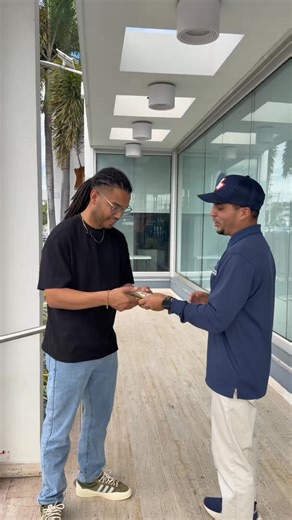 🚨💸 ¿QUIERES GANAR $200 FÁCIL? LÉE ESTO. 💸🚨 En Master Motors estamos pagando $200 por cada referido que compre su auto. Sí, así mismo. Tú pones el contacto. Nosotros hacemos el resto. Y cuando cierre el negocio… 💰 cobras $200. Sin complicaciones. Sin inventos. Solo conecta a esa persona que tú sabes que está buscando carro y deja que el equipo de Master Motors haga su trabajo como siempre, con la seriedad y el servicio que nos distingue. 🔥 📍 El Tuque Carr. 2 KM 222.2, Ponce 📲 787-499-3999